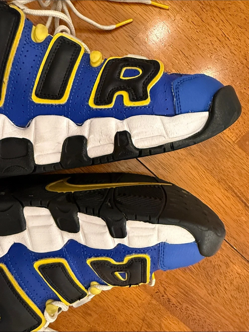 Nike Air More Uptempo Peace Love Basketball DC7300-400 Boys Size 7Y